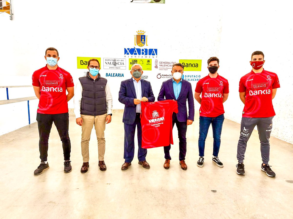 🤝Presentació de l'acord de col.laboració entre l’<a href="/AjuntamentXabia/">Ajuntament de Xàbia</a> i la Fundació.
Amb el president de la Fundació Josep María Catalunya , José Chulvi, alcalde de Xàbia i  Alberto Tur, regidor d'Esports. 

#pilotaprofessional