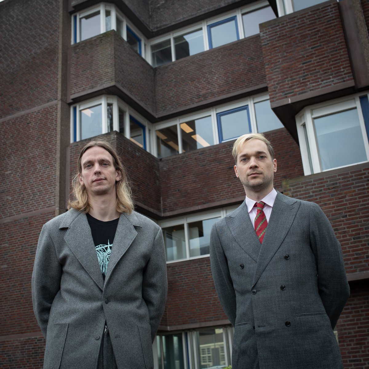 Vandaag overal te beluisteren: Gothrecht! Een prachtige muzikale samenwerking met onder andere <a href="/Faberyayo/">Faberyayo</a>, @Stippenlift88, <a href="/GVerbaan/">Georgina Verbaan</a>, <a href="/betonkust/">Betonkust</a> en <a href="/firozafbaby/">fiwosa</a>. Luister via uw favoriete streamingservice: ffm.to/gothrecht