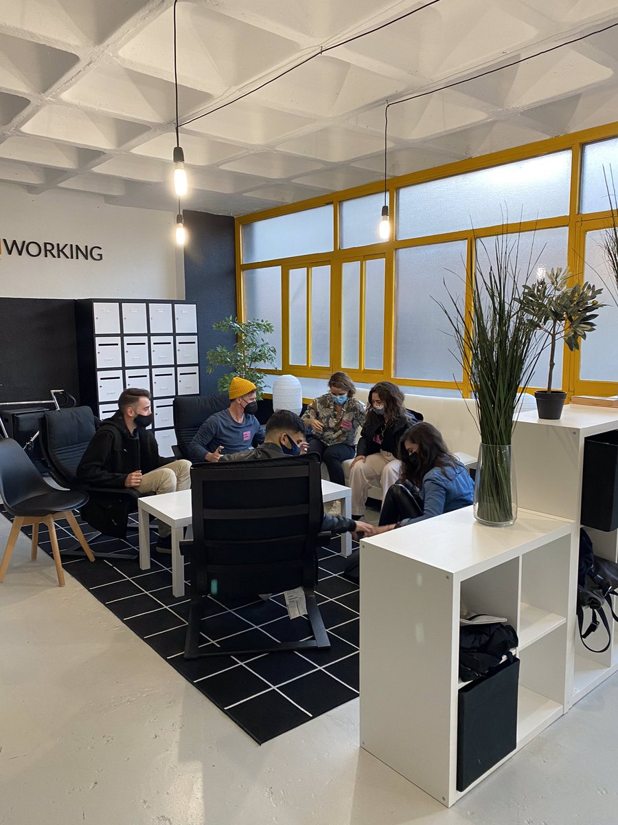 biworking's tweet photo. Ayer tuvimos el placer de inaugurar nuestro Programa 2021 y qué mejor manera que empezar con la primera edición de #Foundersforfounders en Biworking 

Especial agradecimiento a nuestros ponentes y a todos los que acudisteis , nos vemos pronto! https://t.co/sgqBTK0pBT