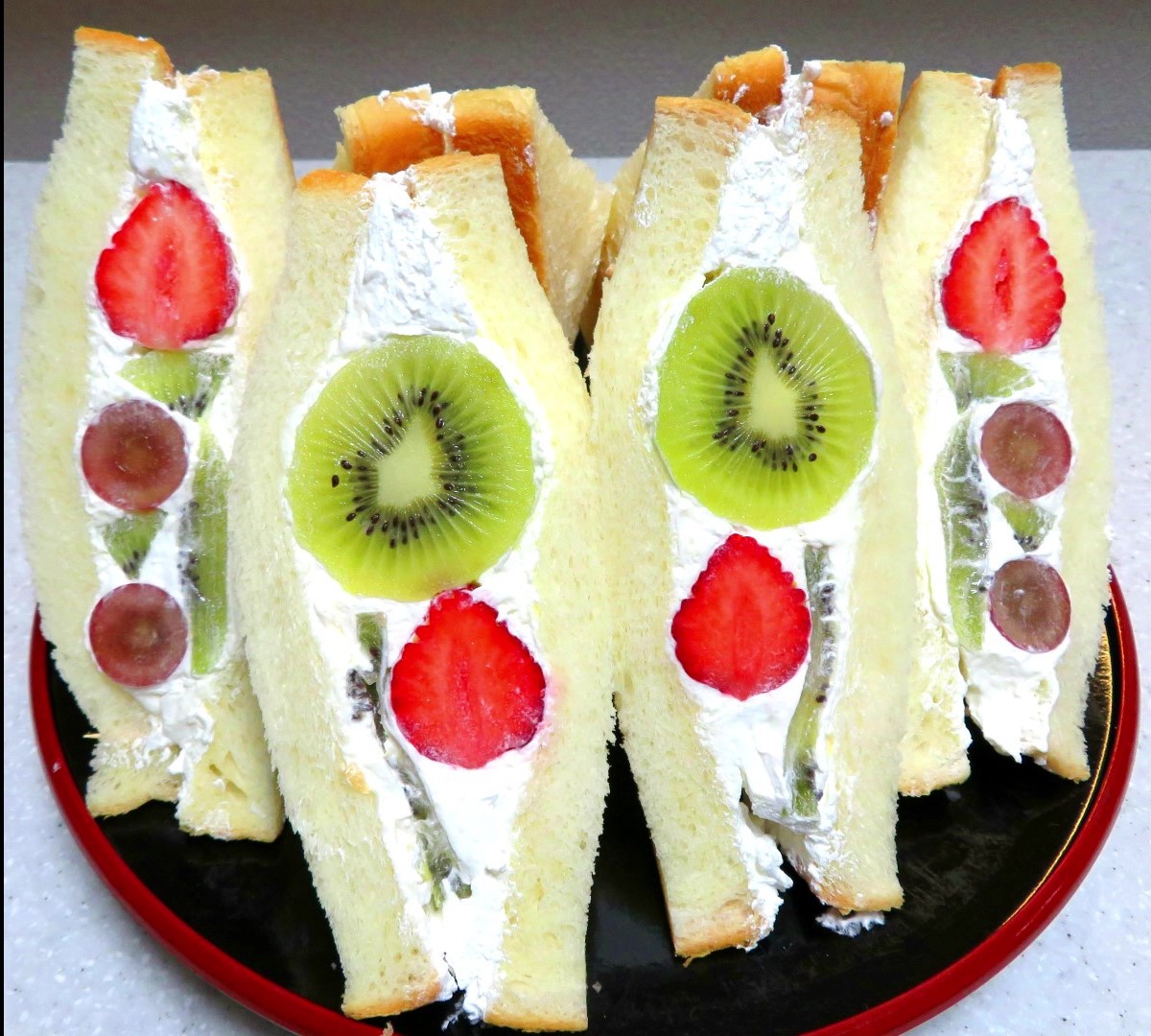 Kanthi_JOY's tweet photo. SUPER EASY BEAUTIFUL Japanese Fruit Flower Sandwich【超簡単フルーツサンド作り方】ජපන් පෘට් ෆ්ලවර් සැන්ඩ්විච් හදමු https://t.co/Jb6ARfHc9T
#japanesefruitsandwich #fruitsandwich #sandwich #sandwiches #フルーツサンド #フルーツサンド大好き #japanesefood #sandwichlover #fruitslover https://t.co/7vCAQxXEvb