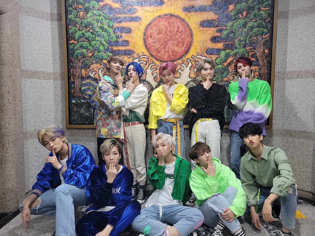 NTX_OFFICIAL_'s tweet photo. [🔔] NTX SPECIAL V LIVE 안내

▪️ 2021. 03. 28. PM 09:00 (KST)

🎊데뷔까지 D-2🎊 일요일에 만나요💕

🔻Link
https://t.co/uoZIByScPk

#형진 #윤혁 #재민 #창훈 #호준
#기현 #로현 #은호 #지성 #승원
#NTX #KisstheWorld
#FULL_OF_LOVESCAPES https://t.co/Z1uvYt3BKm