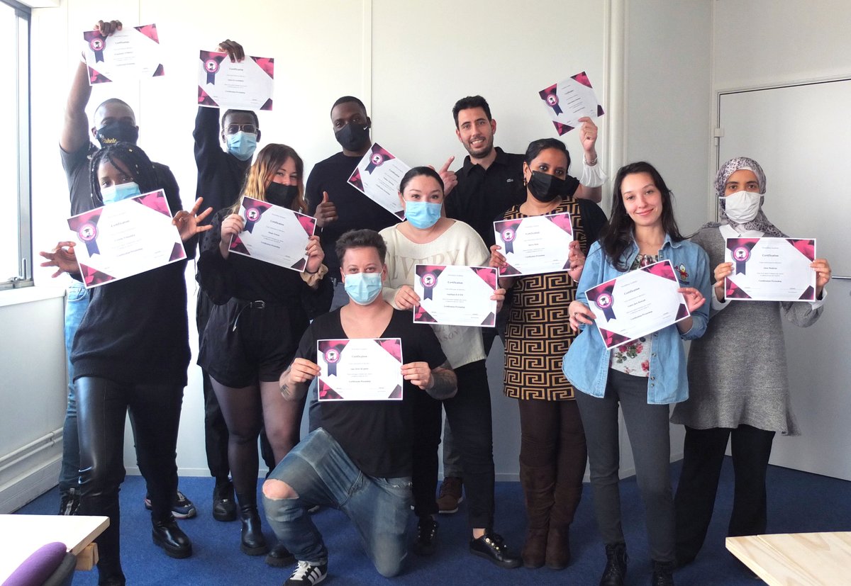 EcoleLabel's tweet photo. 👋 Ce mois-ci, nos apprenants #chefdeprojet #ecommerce ont brillamment passé la #certification @PrestaShop, encadrés par Christophe Bernon, Senior Trainer chez PrestaShop : 17 apprenants sur 20 l'ont validée, soit 85% de réussite ! 😄 

Félicitations à vous tous !  🤜 https://t.co/M953pv5dKs