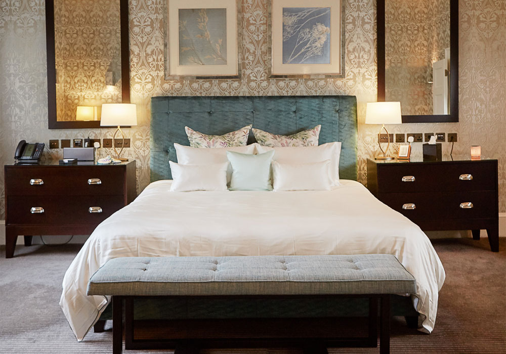 AbodeTwo's tweet image. 100% pure silk sheets, cushions and pillowcases that maintain skin and hair hydration and glow by @MayfairSilk is the latest in sleep innovation. Individually hand-finished with a unique matte finish that suites any home.

View their products at MayfairSilk.com