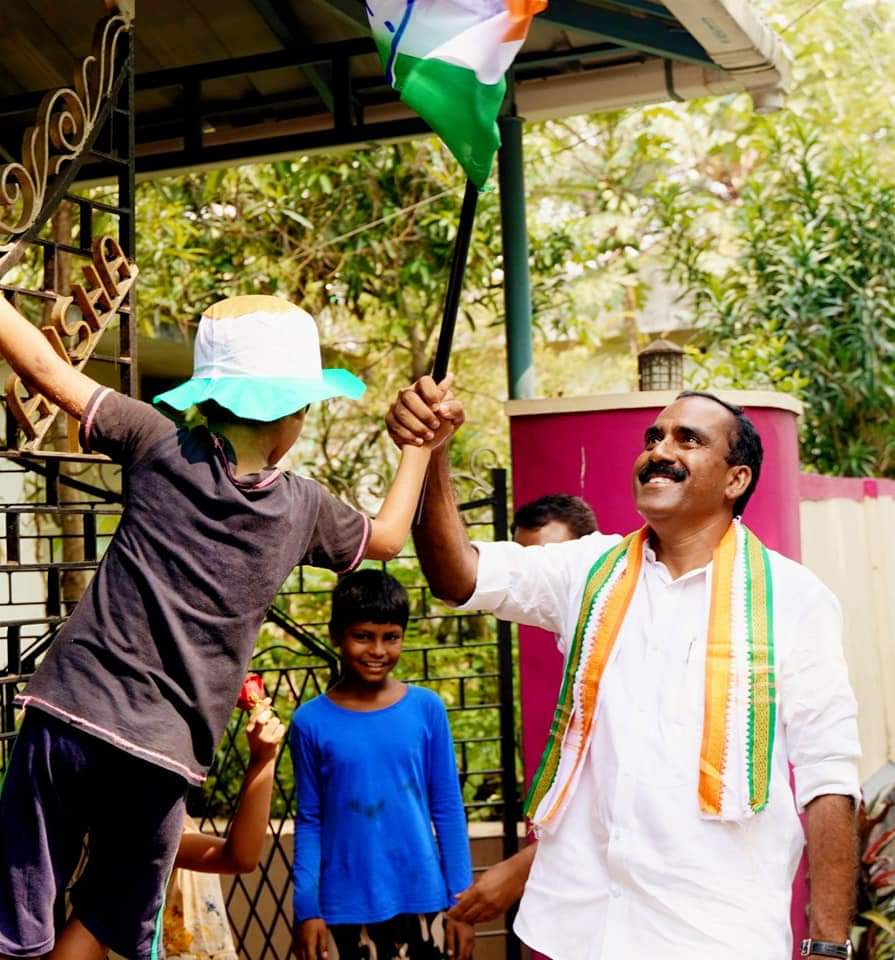 aluvamla's tweet photo. നെടുമ്പാശ്ശേരി പഞ്ചായത്തിലെ പര്യടന വേളയിൽ.
#nedumbassery https://t.co/3zFPEQXTUd
