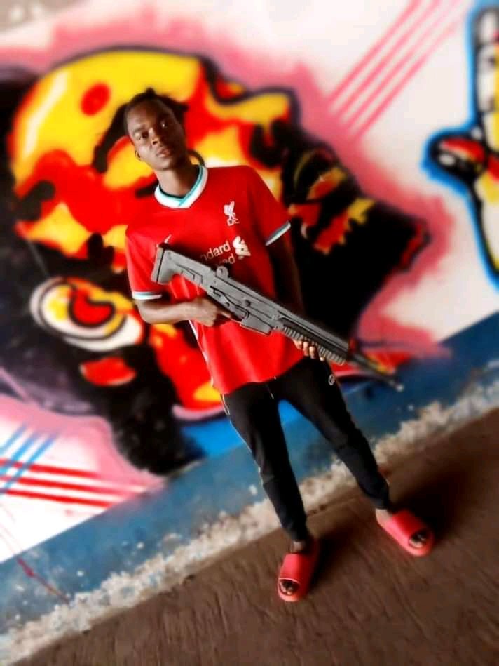 Donny_iyke's tweet photo. 🤪🤪 shooting a music video of one of our artiste , looks like I will join army 😁😁
#trending #tweet #TwitterIsLikeA #foryoupage #naija https://t.co/lGqrFXjxy6