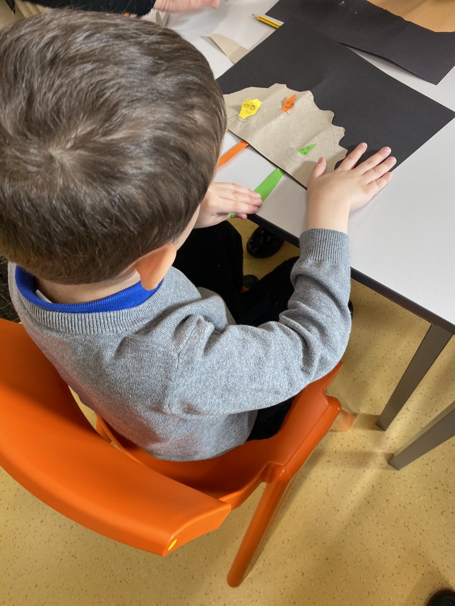 Yesterday in library club we read Man on the Moon by Simon Bartram and made moon scenes with hidden aliens. But we know there are no aliens on the moon!... right? <a href="/Bob_and_Barry/">Bob Man on the Moon</a>