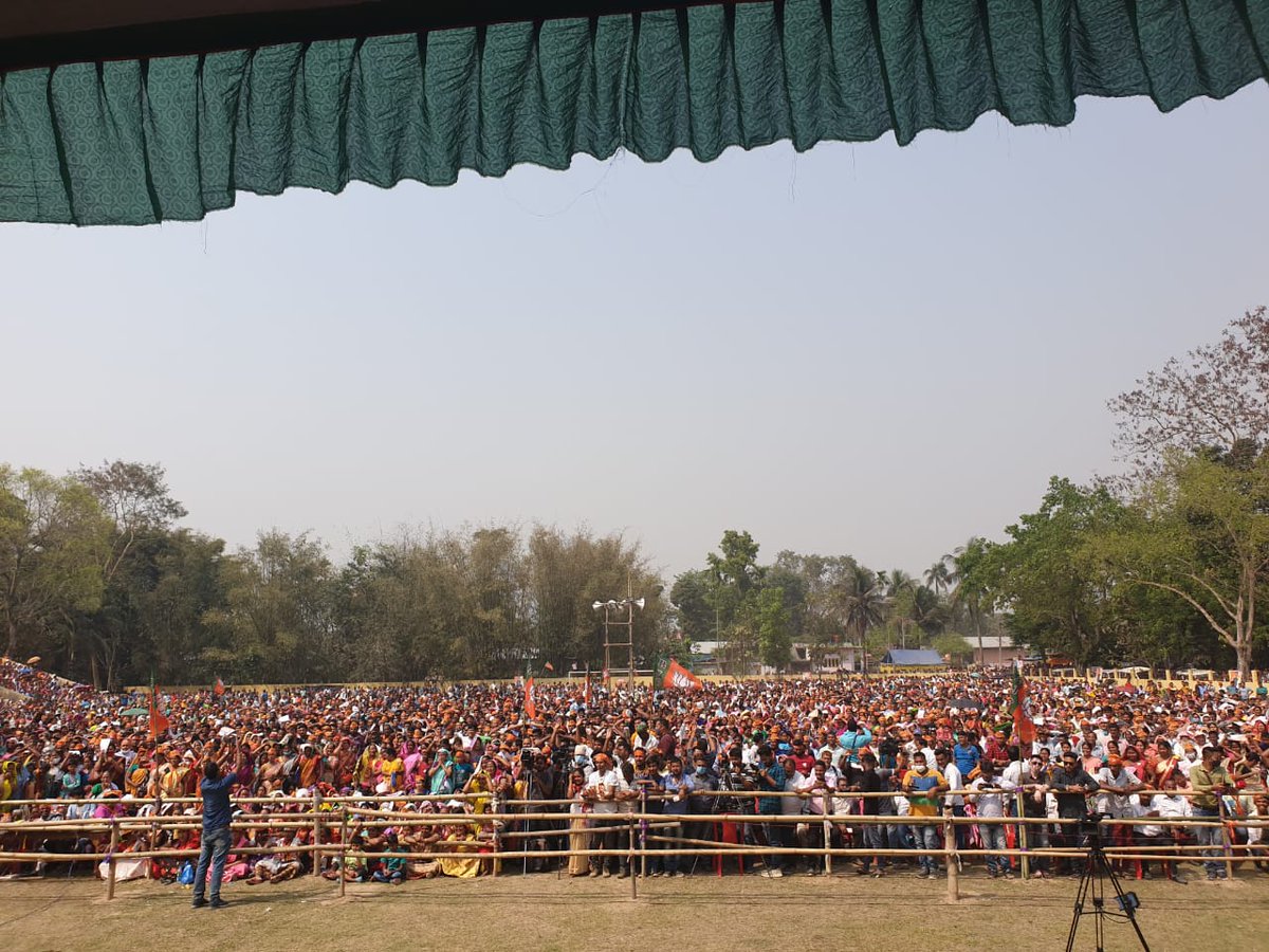 NayabSainiBJP's tweet photo. @BJP4Assam के #Mission100plus हेतु माननीय केंद्रीय मंत्री श्री @nitin_gadkari जी ने #धर्मपुर विधानसभा असम में विशाल रैली को संबोधित किया, जिसमें मुझे भी शामिल होने का सुअवसर प्राप्त हुआ।
#असम इलेक्शन 2021 के लिए भाजपा के उम्मीदवार श्री @cmpatowary जी के लिए प्रचार किया गया। https://t.co/YTm9QgKW0v