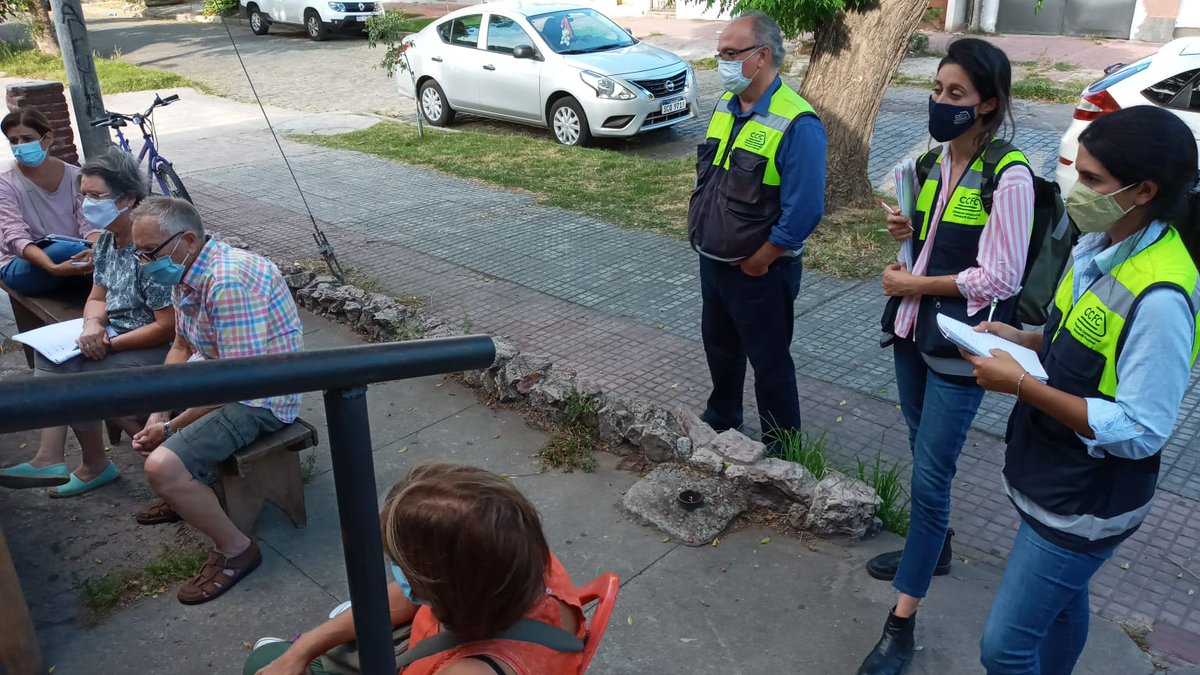FA_MunicipioC's tweet photo. Reunido el equipo con concejales vecinales y representantes del Consorcio Constructor del Ferrocarril Central, de las Áreas Ambiental y Social.
Hablamos de limpieza, alumbrado, tránsito y contenedores.
Como siempre, abiertos a escuchar a vecinos y vecinas, por que #VosSosParte https://t.co/WFsM5zZToU