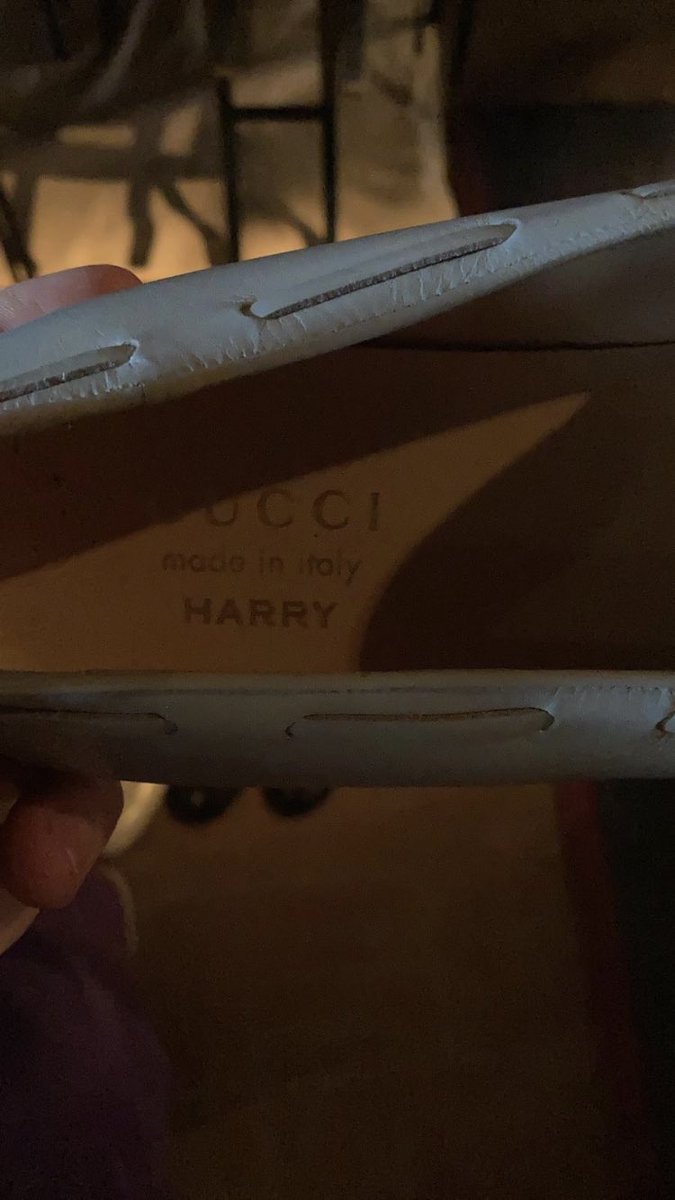 📸| A member of @SportsTeam_ recently wore a pair of Gucci shoes that appear to be Harry’s in a photoshoot! 

“I’m in @Harry_Styles old Gucci for @EXITMAGAZINE 😁”

via @SportsTeam_