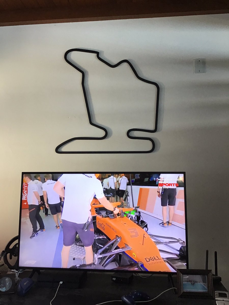 antoniofrezende's tweet photo. #f1noBandSports estamos de volta! Que alegria ouvir Sérgio Maurício e Reginaldo Leme na F1! Sucesso na nova empreitada! Obrigado Band! https://t.co/8Gt46czZfQ