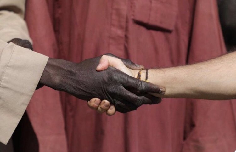 "Birileri size "dua et bana" derse, hayatı kalbine ağır gelmiştir. Onu yalnız bırakmayın."