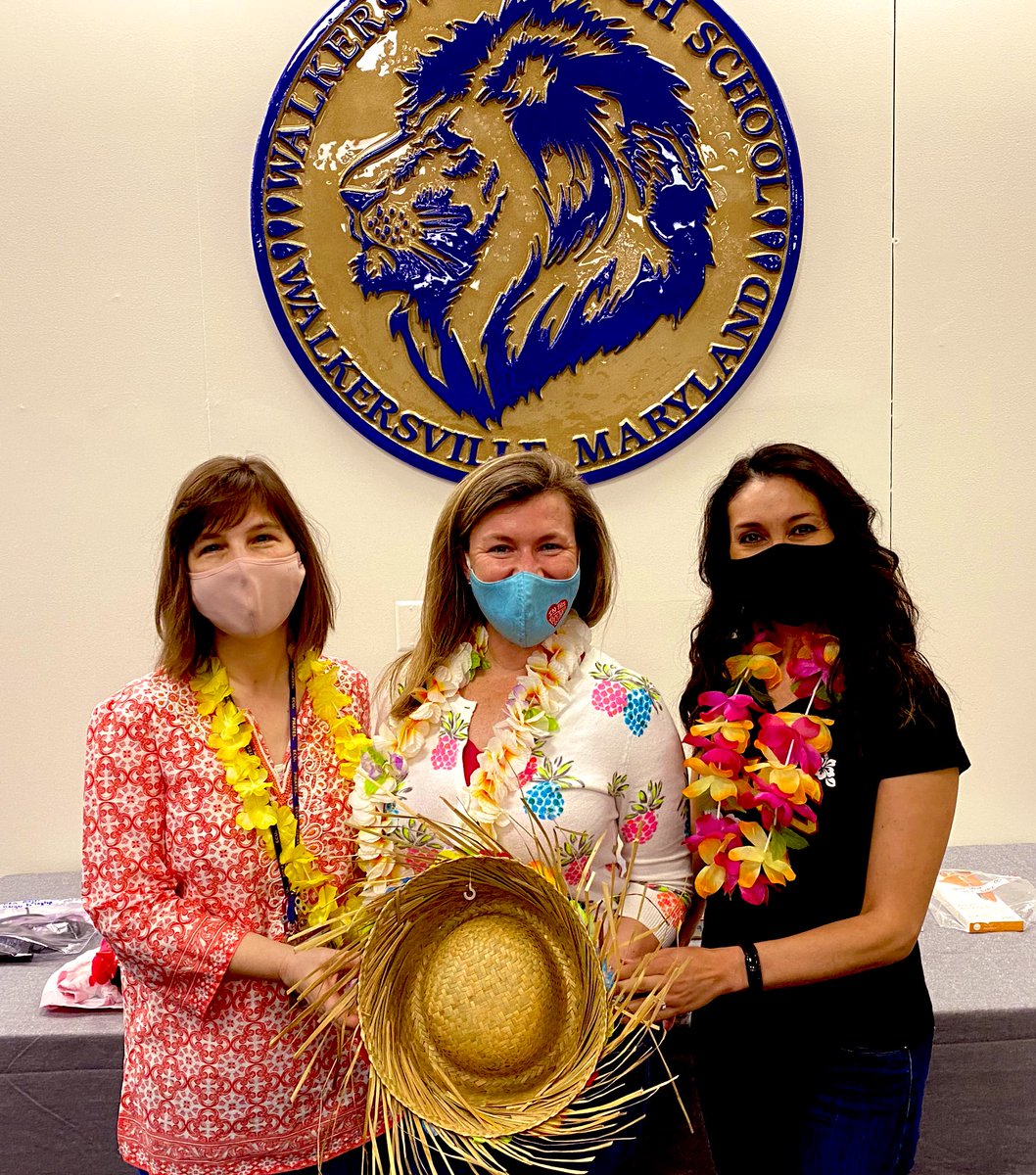 WHS_SchoolPsych's tweet photo. Front office spirit #WHSspiritweek21 https://t.co/ze5BExiEQq