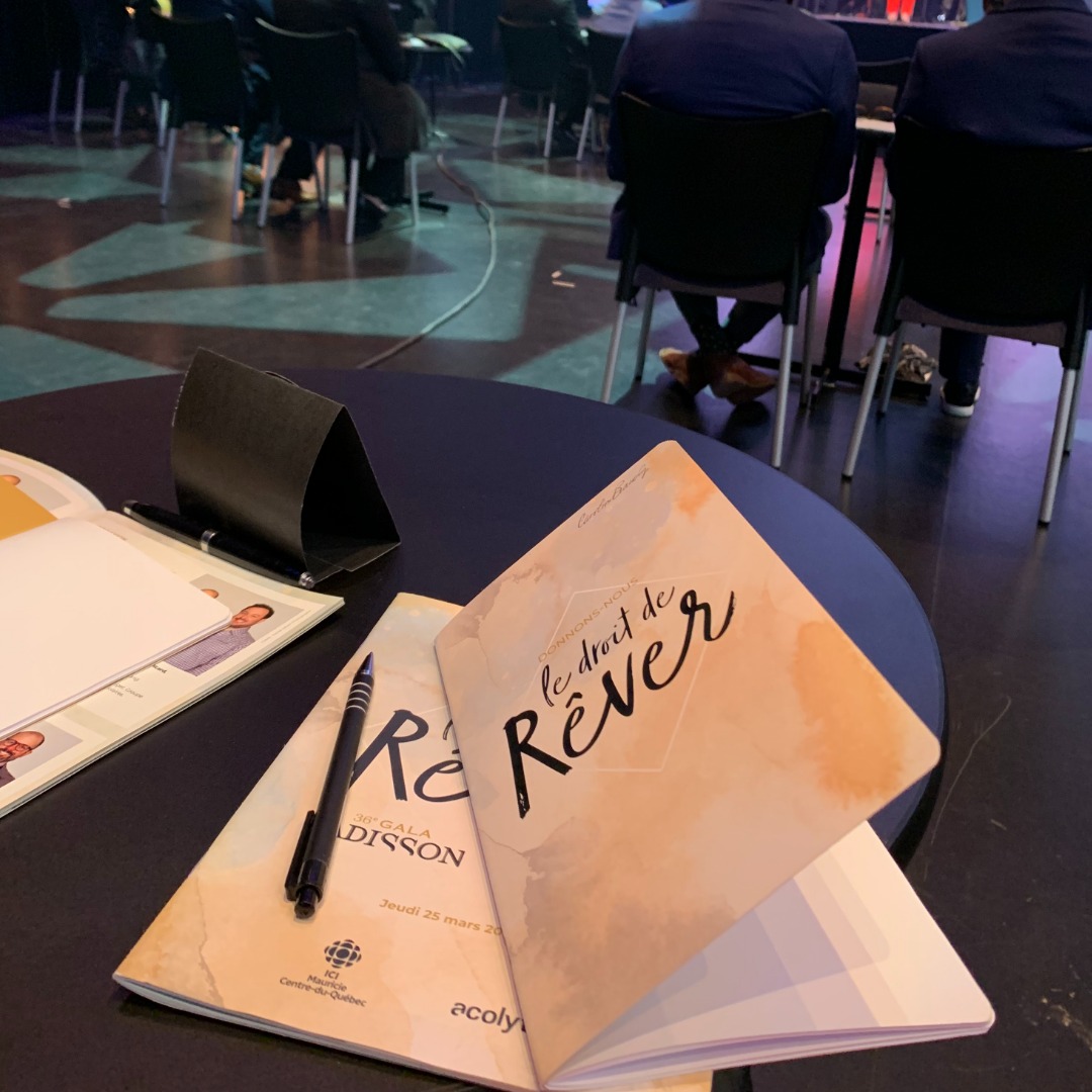 CogecoQC's tweet photo. Cogeco Connexion - équipe Relations avec les communautés Québec s'est vue décerner hier le Radisson Nouvelles pratiques d'affaires dans le cadre du Gala Radisson de la Chambre de commerce et d'industries de Trois-Rivières!
#galaradisson #Communautés #innovation #Fierté https://t.co/UenxSAx9TX
