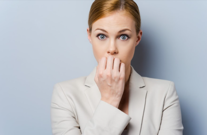 E_F_Smiles's tweet image. Ouch! You sip a cold drink on a hot day, but feel that awful pain! 

What causes this sensitivity? 

Learn more:
📘 ow.ly/VVTK50E9cXp

#sensitivetooth #treatment #dentalhealth #teeth #enamel