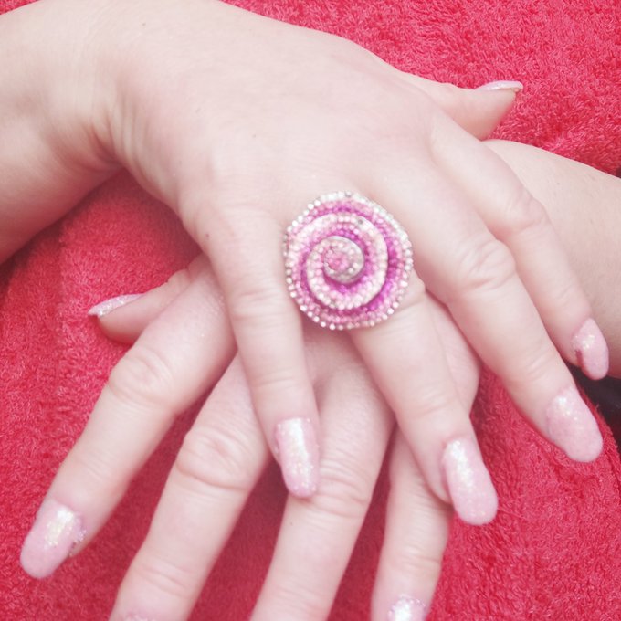 #jessicarizzo le mie mani quante cose hanno toccato 😀😀😀 my hands have touched  many things 😀😀#hands #touched<a href="/tag/jessicarizzo"class="tags">#jessicarizzo</a><a href="/tag/passion"class="tags"><span>#passion</span></a><a href="/tag/pink"class="tags"><span>#pink</span></a><a href="/tag/thing"class="tags"><span>#thing</span></a><a href="/tag/ring"class="tags"><span>#ring</span></a><a href="/tag/manicure"class="tags"><span>#manicure</span></a><a href="/tag/main"class="tags"><span>#main</span></a><a href="/tag/nail"class="tags"><span>#nail</span></a>