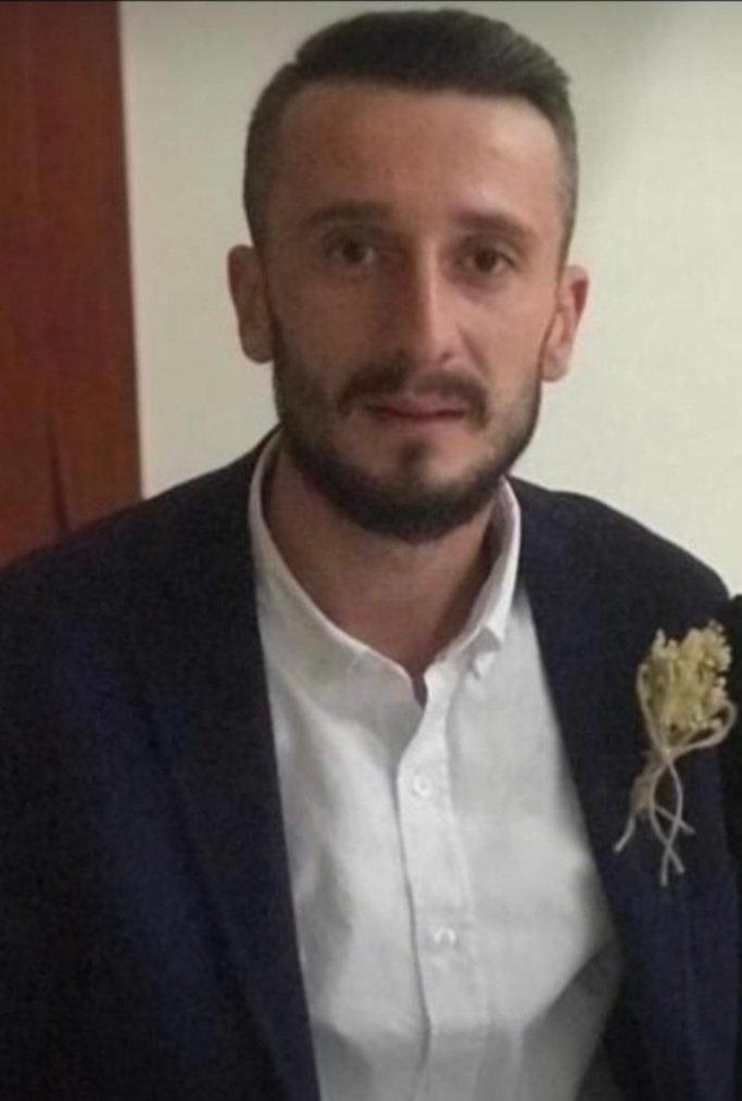gencfborg's tweet photo. Sefa Ağabeyimizin kadim dostu Olgun Aydın Ağabeyin yeğeni Serdar Aydın’ın vefat haberini üzüntüyle öğrenmiş bulunmaktayız.

Merhuma Allah’tan rahmet kederli ailesine ve sevenlerine başsağlığı dileriz. https://t.co/7WWR4RlxA6