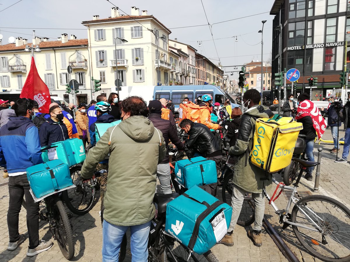 MILinMOV's tweet photo. SCIOPERO NAZIONALE RIDER

Il ritrovo dei rider in XXIV maggio prima di muoversi per le vie della città 

#NoDeliveryDay
#BoycottApp 

@radiondadurto @Muhlbauer_ @radiopopmilano https://t.co/YOIdpg9IUG