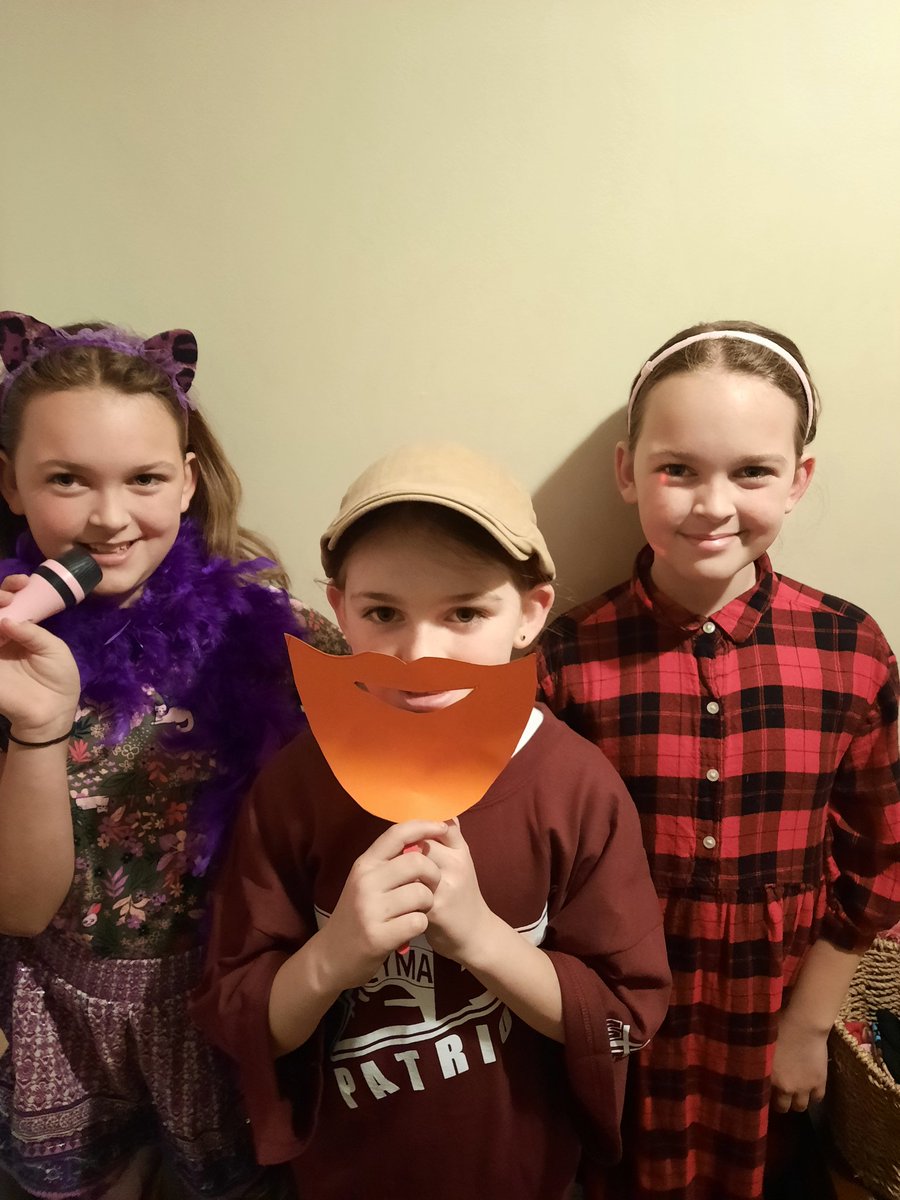 aBrazil09's tweet photo. Dress as your favourite musician day at school - Katy Perry, Mr. Oldman and Taylor Swift! @DurhamCatholic @StJohnXXIII_CS @brendanoldman https://t.co/fhJc3ucQ1w