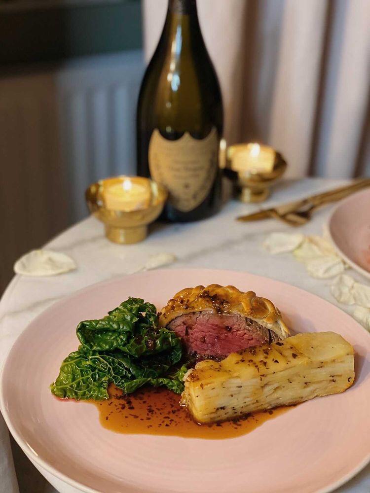 DobsonParnell's tweet photo. The at home menu changes next week‼️ Last chance to enjoy aged Hereford beef wellington, truffle sauce, potato gratin https://t.co/DttmnKwGZF 😍

📸 @samanthalouisewatt 

#foodie #takeout #takeaway #food #beefwellington #weekend #fridayfeeling #friday #newcastle #ne1 https://t.co/KnFjJOsiCZ