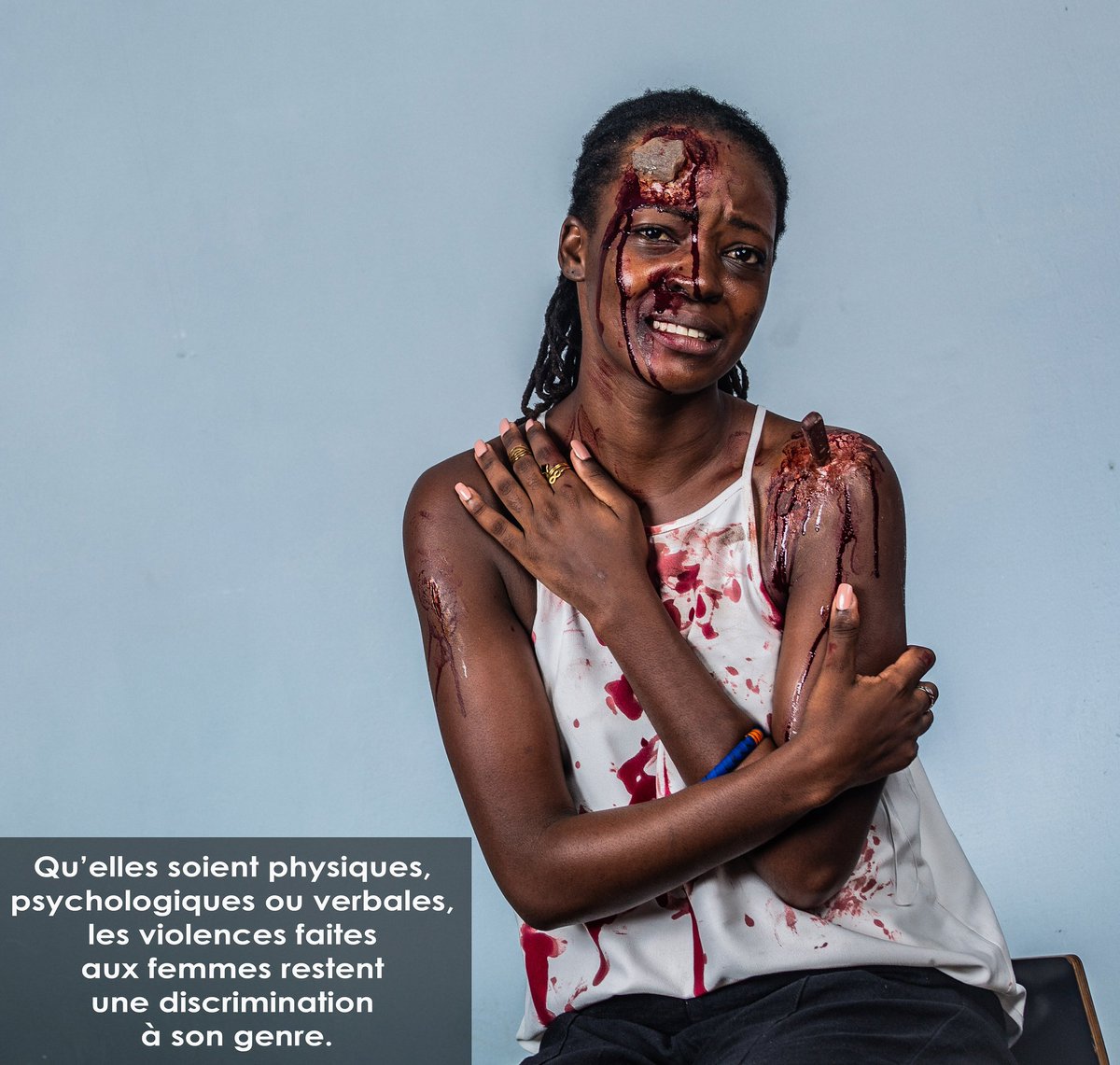 AfriyanRdc's tweet photo. "𝐐𝐮'𝐞𝐥𝐥𝐞𝐬 𝐬𝐨𝐢𝐞𝐧𝐭 𝐏𝐡𝐲𝐬𝐢𝐪𝐮𝐞𝐬, 𝐏𝐬𝐲𝐜𝐡𝐨𝐥𝐨𝐠𝐢𝐪𝐮𝐞𝐬 𝐨𝐮 𝐯𝐞𝐫𝐛𝐚𝐥𝐞𝐬, 𝐥𝐞𝐬 𝐯𝐢𝐨𝐥𝐞𝐧𝐜𝐞𝐬 𝐟𝐚𝐢𝐭𝐞𝐬 à la 𝐟𝐞𝐦𝐦𝐞 restent une discrimination à son genre."
Production : AfriYAN RDC
Photo Crédit : Samy Ntumba
#MAKOKIYAMWASI
#ARTSCROISES https://t.co/xYFWnzMN7u