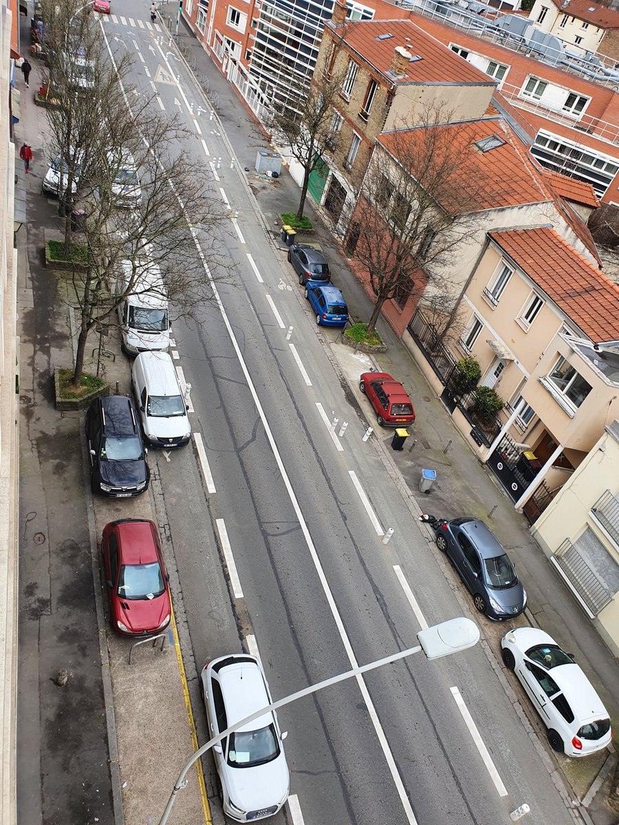 Les nouvelles pistes cyclables de l'avenue de la République à @BagnoletFR sont désormais peintes en blancs, mais <a href="/seinesaintdenis/">Département de Seine-Saint-Denis</a> il faut faire plus pour qu'elles ne devienne pas des voies de stationnement ! 
Et merci <a href="/PeS_Bagnolet/">Paris en Selle - Bagnolet</a> pour l'engagement.