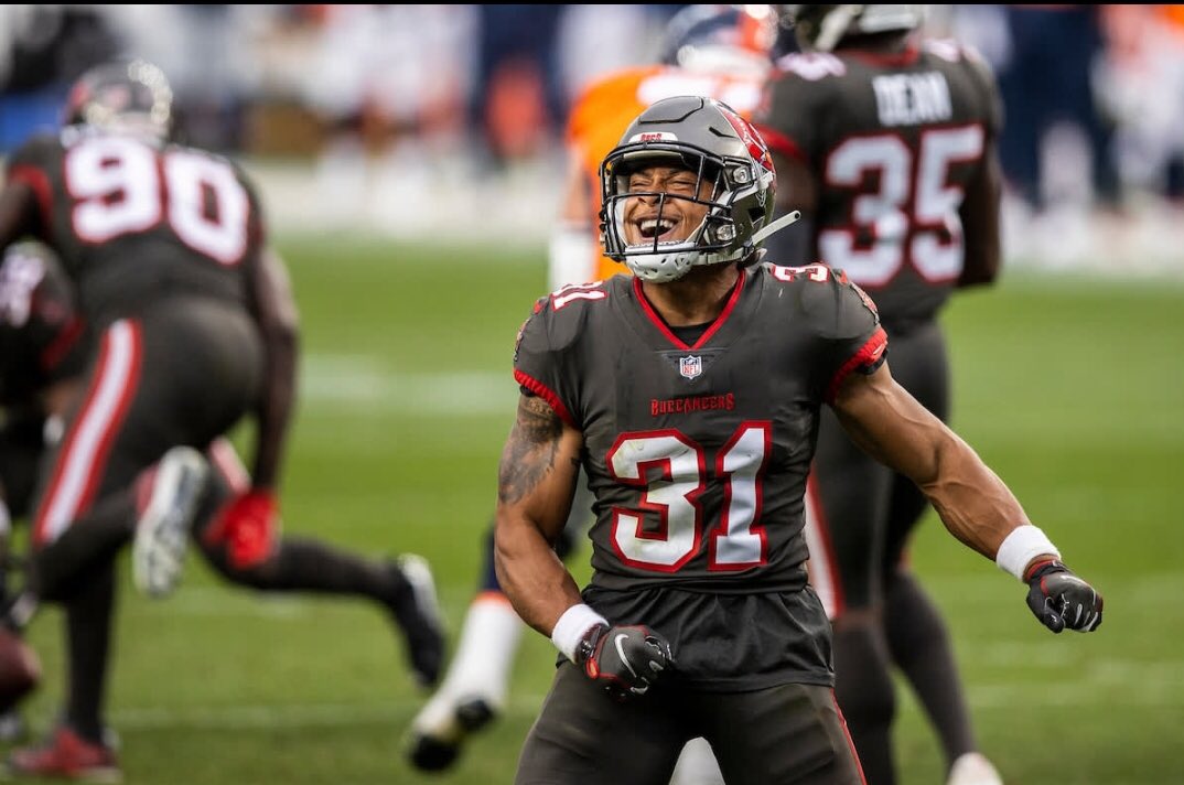 LeroyDavidLLC's tweet photo. Other times, the photo itself will spark the idea. Imagination is key. Sometimes you just have to think outside the box.

A defensive lineman practicing his technique OR a DJ dropping some mad beats?

A Buc celebrating after a play OR a swashbuckling pirate protecting his ship? https://t.co/miPd1cV9Fu