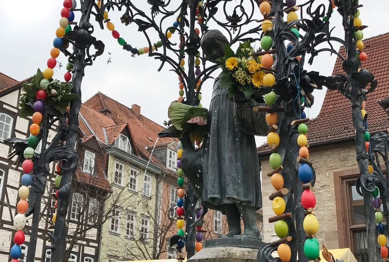 Göttingen’s Gänseliesel (goose girl) is one of "23 of the luckiest places in the world" says the Chicago Tribune chicagotribune.com/.../sns-luckie…... She’s in the centre of our Uni town and gets kissed by everyone who gets a doctorate, so she might also be one of the most kissed statues