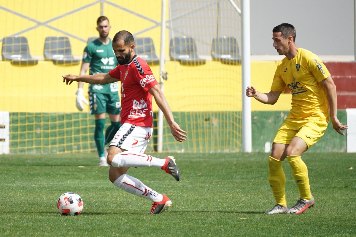 realmurciacfsad's tweet photo. #Entrenamiento // 90' / 1-0 / Finaliza el partido de entrenamiento en el Mpal. de Los Arcos de #Orihuela con victoria del @Orihuela_CF 
#OrihuelaRealMurcia https://t.co/yQGu0On7Pa