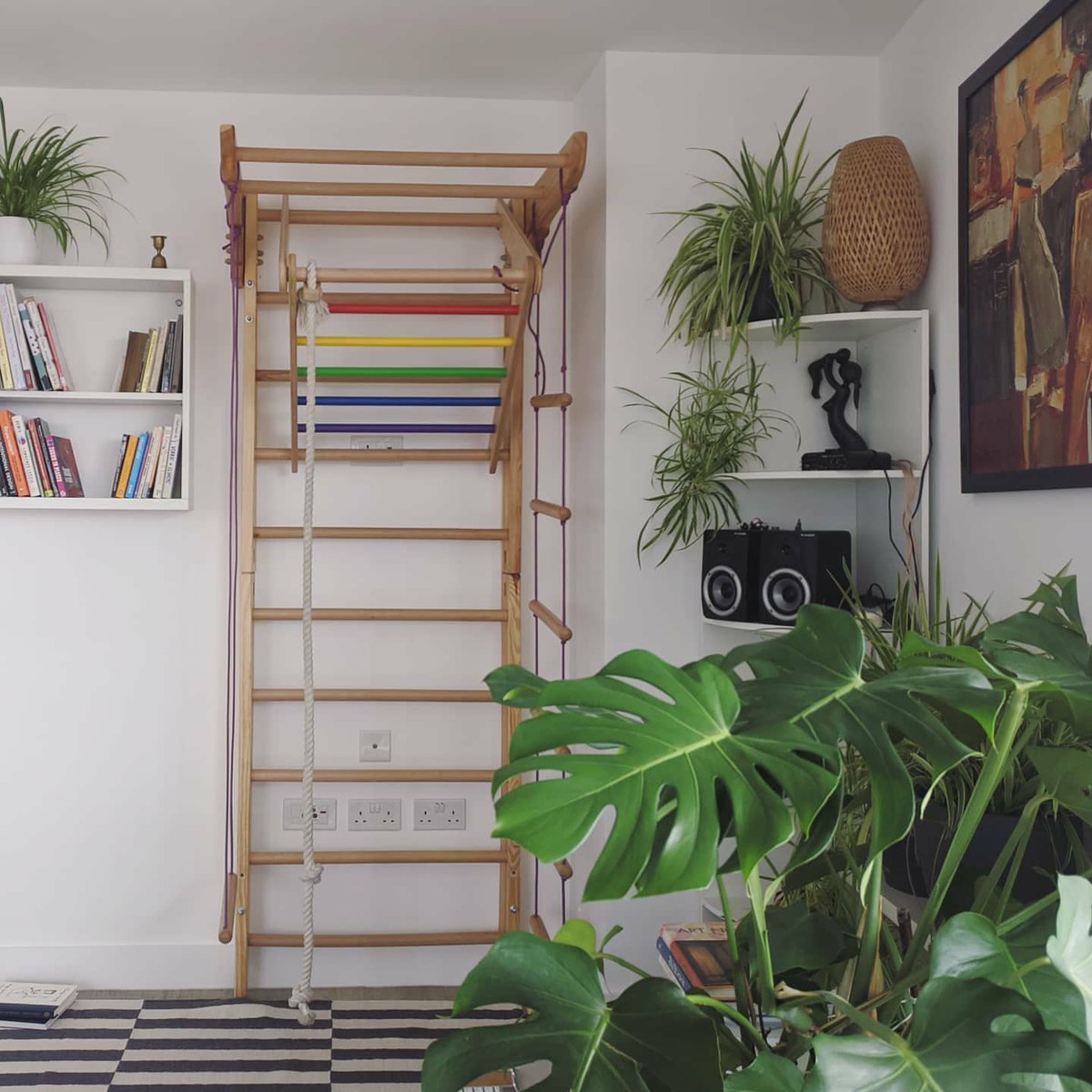 zzuuu's tweet photo. Where do you mount a climbing frame in a flat? We've used a wood-reinforced area of our plasterboard wall meant for a TV. Entertainment sorted! ☺️

#moveandplay #incidentalexercise #movementrichlifestyle #movemore #movemoreoften #movemoreofyou #climbingframe #movementkitchen https://t.co/l7LDtPMvJl