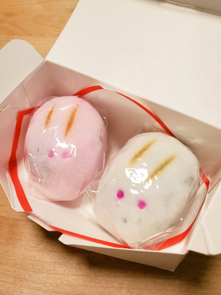 Bisco そうだわ 卒業式で紅白饅頭とか貰ったわ と懐かしい気持ちになった 娘が保育園通ってると季節感じられてとても良いな Bisco そうだわ 卒業式で紅白饅頭とか貰ったわ と懐かしい気持ちになった 娘が保育園通ってると季節感じられてとても良いな