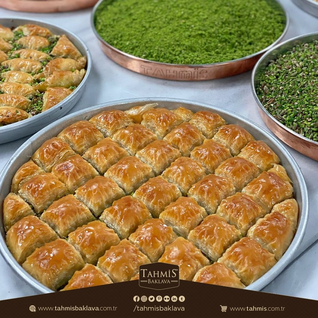 Tadına doyulmaz lezzetler Vip Kargo ile İstanbul,
Ankara ve Bursa’ya 24 saat içerisinde, Diğer illere
ise Yurtiçi kargo ile Pazartesi, Salı, Çarşamba ve
Cumartesi aynı gün, Perşembe ve Cuma günü verilen
siparişler Cumartesi günü kargolanır.
.
.
.
#tahmis #tahmisbaklava