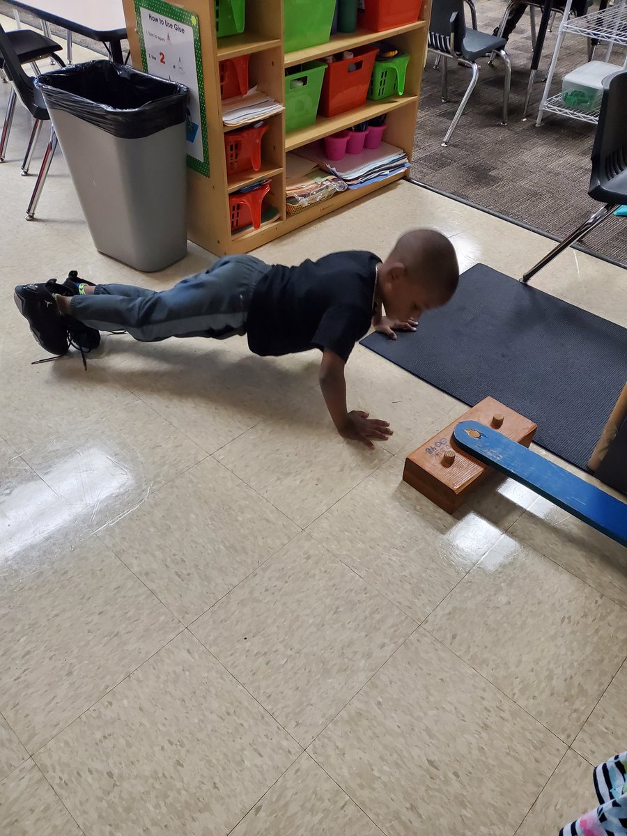DuirdenJennifer's tweet photo. We are learning about how things move and staying healthy. This is the all time favorite center I'm told. ❤ @HumbleISD_HE https://t.co/SIwQSTI8wH