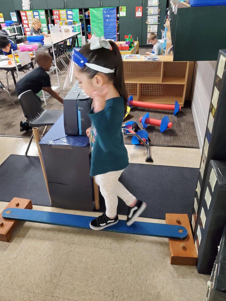 DuirdenJennifer's tweet photo. We are learning about how things move and staying healthy. This is the all time favorite center I'm told. ❤ @HumbleISD_HE https://t.co/SIwQSTI8wH