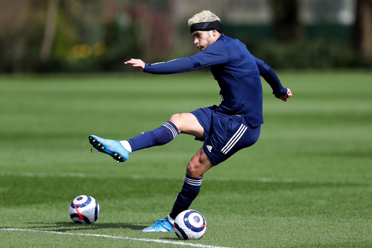 Raul_Jimenez9's tweet image. Disfrutando lo que me apasiona.

Enjoying my passion. 

#stepbystep #training 
💪🏼🔝🔜⚽️