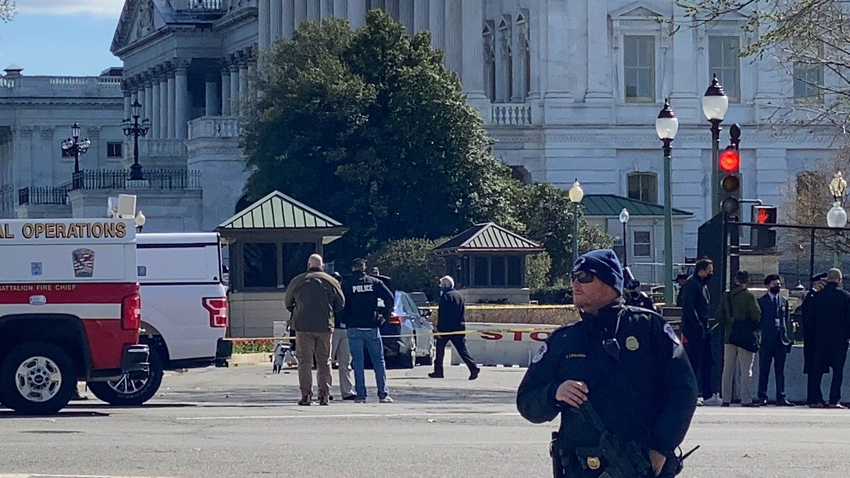 SaqibIslam's tweet image. Capitol Lockdown is over &amp;amp; we are back to normal inside the Capitol building, where it’s calm &amp;amp; business as usual but outside the investigations going on at the Capitol checkpoint where the attack happened. Media was given access closer to scene.
#CapitolAttack #CapitolLockdown