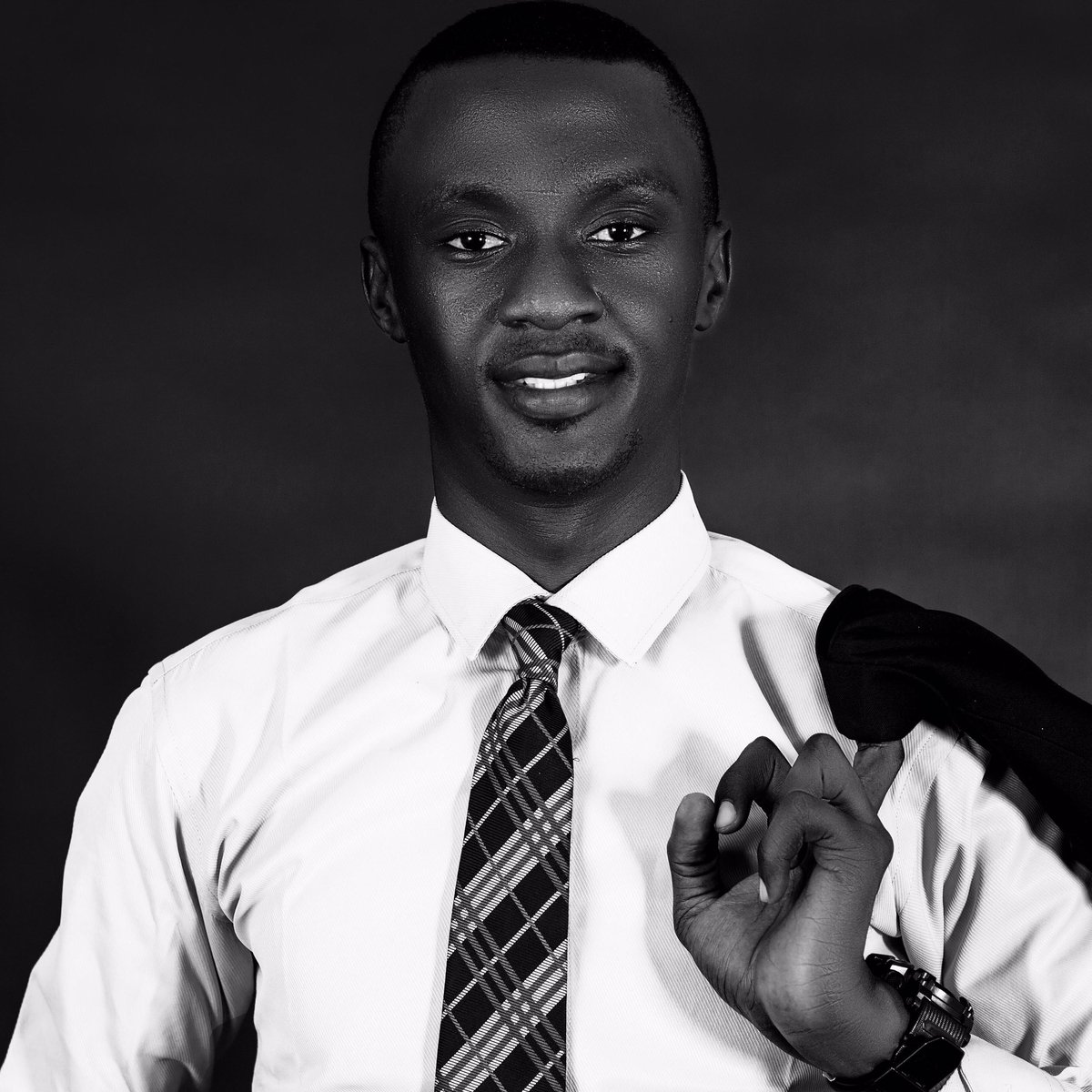 Studio9610's tweet photo. This is my work,
Pls Retweet if this shows on your timeline 🙏🏽

Retouched you @aysticks 

Bella | Mr P | Boko Haram USSD #HarassBuhariOutOfLondon https://t.co/yOSbhtVvCG