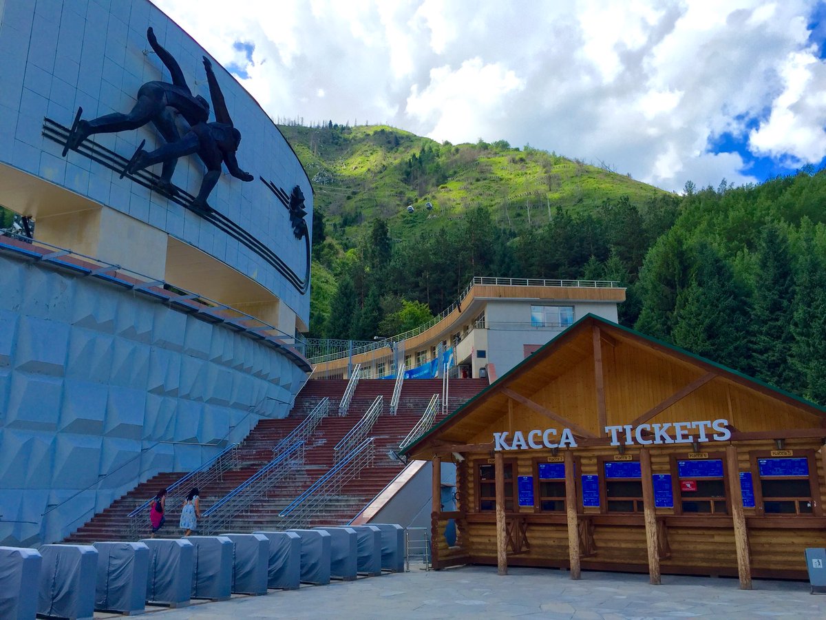 worldlytrekker's tweet photo. @USAS_WW1 @TravelBugsWorld @Adventuringgal @FlashbackDayz @TrvTheWorldClub @live4sights @Puretraveler @FoodTravelist @beckyexploring @jenny_travels @travelingmkter @RoadtripC @LindaPeters64 @deshatanner @CharlesMcCool #traveltrivia - Did you know that #Kazakhstan 🇰🇿 is the largest landlocked country and that its border with #Russia is the longest continuous land #border in the world (7513 km)?
Pics from our trip to #Almaty. 

#traveltribe #travel #Panfilov #geographyiscool #geography https://t.co/PGbimXch5Z