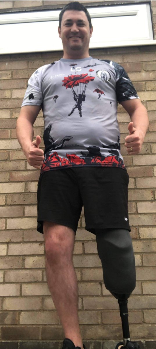 TMBAW1865's tweet photo. Military Veteran and die hard @hullfcofficial supporter Jon Hilton of @pulserategroup proudly showing his support for our new @hull4heroes #CharityRange which is available from the @Lammy_sports website now: https://t.co/cMsZtdeKVy https://t.co/Yd0H7PhZ8B