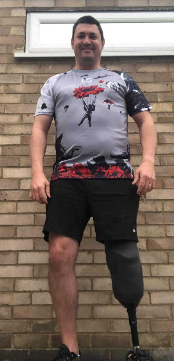 TMBAW1865's tweet photo. Military Veteran and die hard @hullfcofficial supporter Jon Hilton of @pulserategroup proudly showing his support for our new @hull4heroes #CharityRange which is available from the @Lammy_sports website now: https://t.co/cMsZtdeKVy https://t.co/Yd0H7PhZ8B
