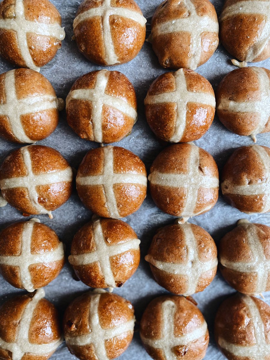 TheConnaught's tweet photo. A delicious Good Friday tradition. Enjoying the sweet spicy smell of hot cross buns from the @connaughtpatisserie #goodfriday #hotcrossbuns #theconnaughtpatisserie #mayfairmornings #openfortakeaway https://t.co/rEKUi999np