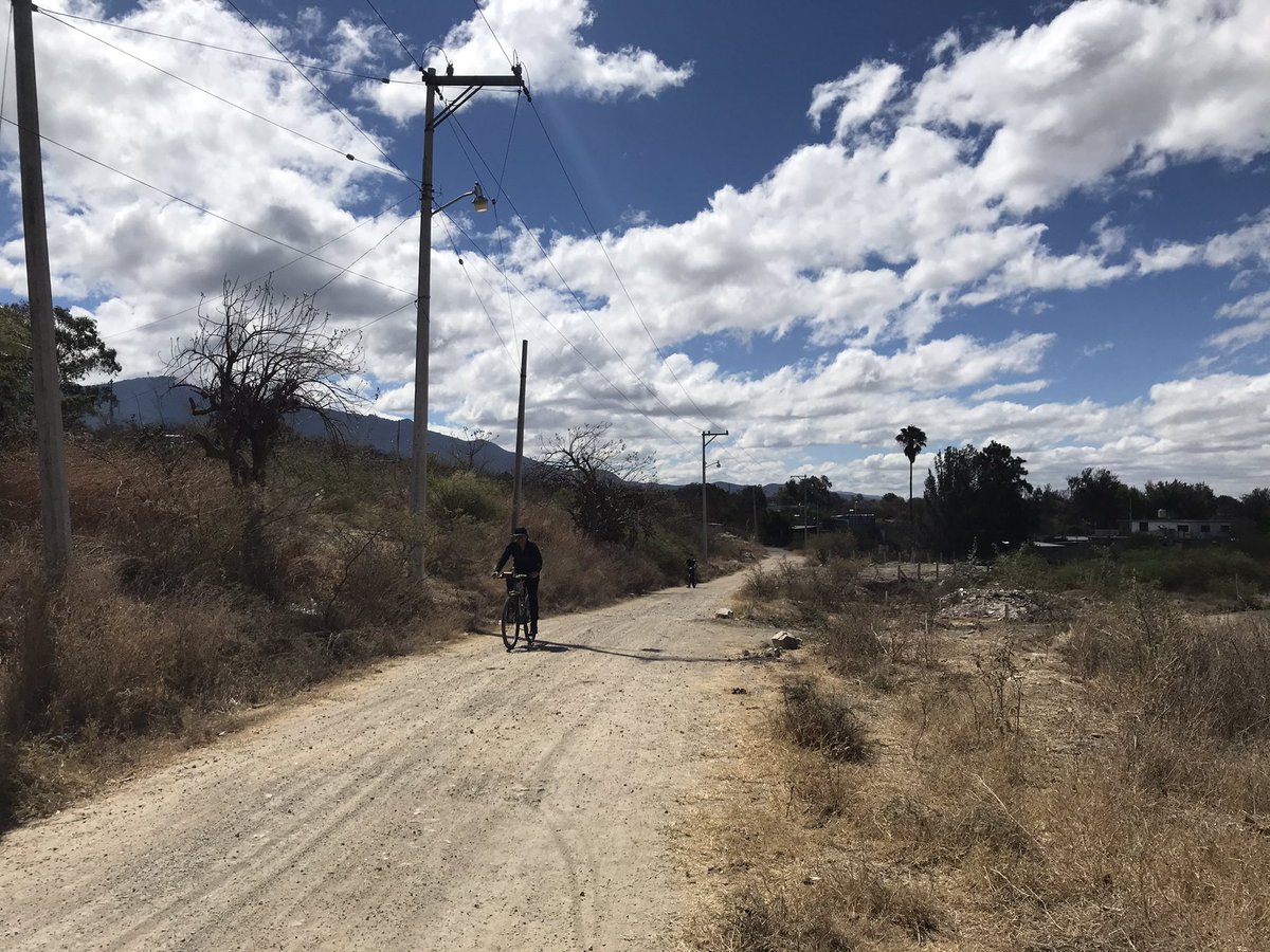 SHIELD73's tweet photo. Así estuvo la #RodadaMañanera en compañía de mi guapo Jr.
Con desayuno y todo!!
#bikers #bikerlifestyle #salud #RodandoAndamos #RodArte #Oaxaca #Mexico
RodArte Oaxaca https://t.co/UOENBdDBK9
