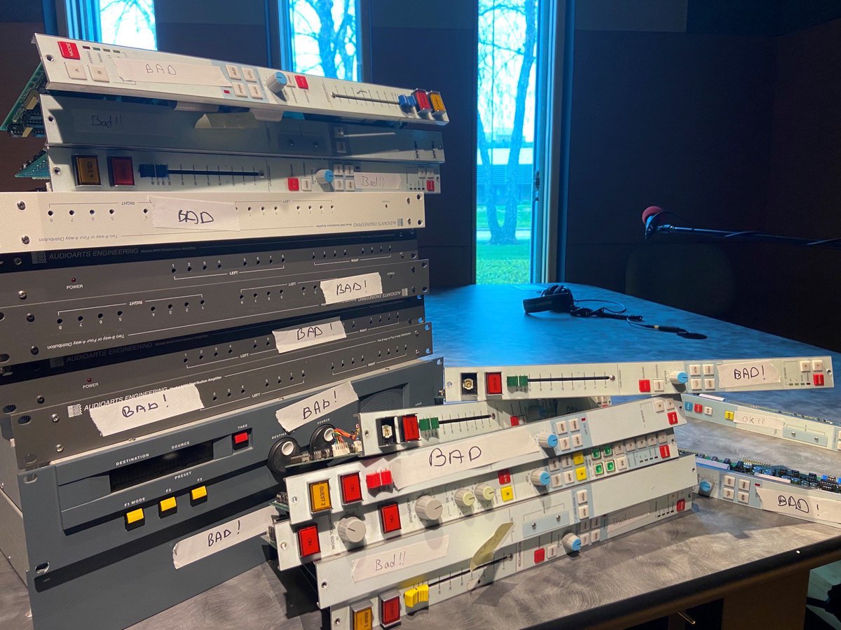 WNXPnashville's tweet photo. You come first, so we paused our fund drive during last week’s storm. Equipment was damaged &amp; we worked w/ @WPLN to keep you informed. Monday we start fundraising for 3 days: a sprint to fund news you need &amp; music you love! #SupportWNXP #SupportPublicRadio https://t.co/upH1nTFoX0 https://t.co/cnOCiXcrMv