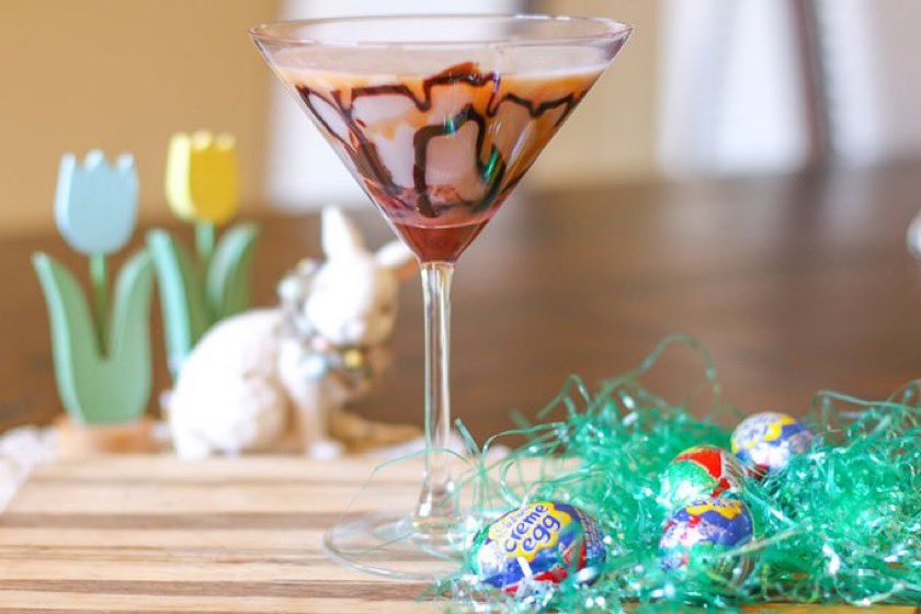 sjonas1225's tweet photo. cadbury. egg. martini.  #cantwait
#dinnerwithfam #jonaslife 🍸
#happyeasterweekendall 🐇🤍 https://t.co/tkdp0zGekG
