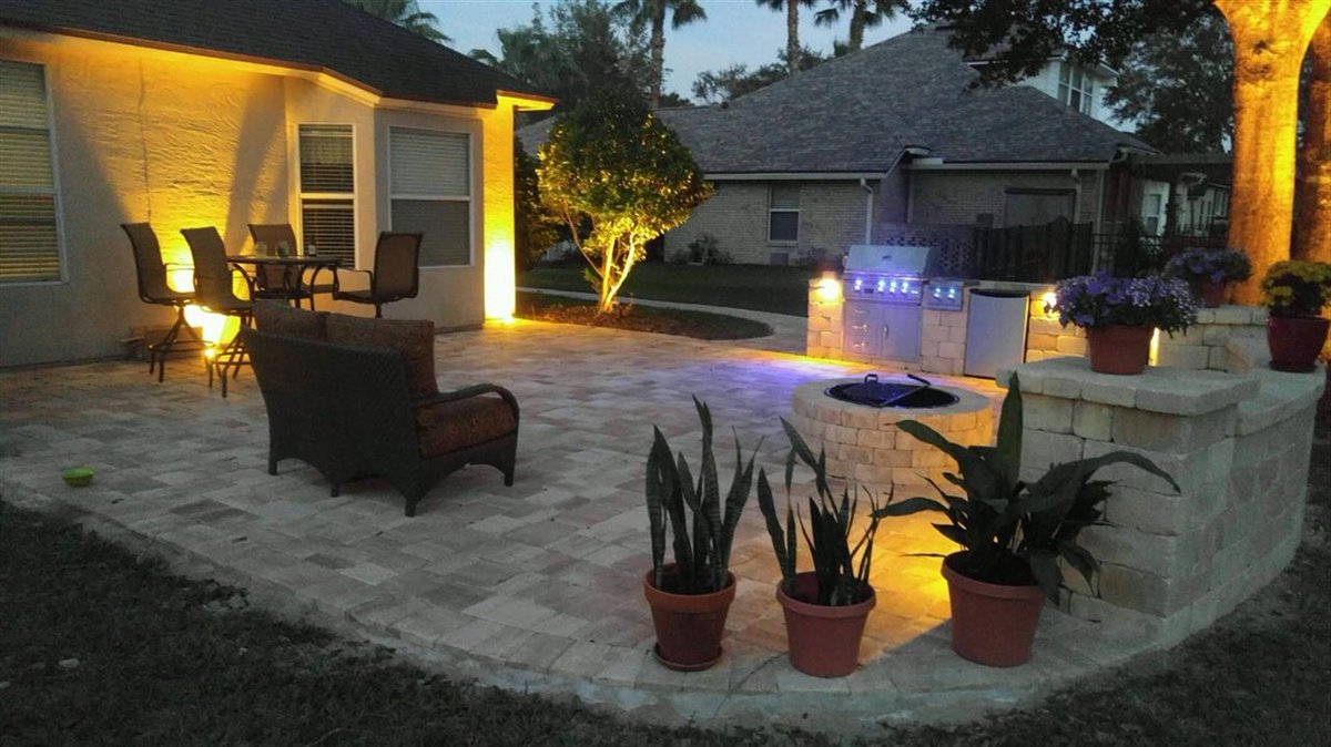 ADDvantage's tweet image. Well-maintained 3/2 home with a beautiful patio and outdoor kitchen. #homeforsale #realestate #northflorida ow.ly/j12X50EfBo4