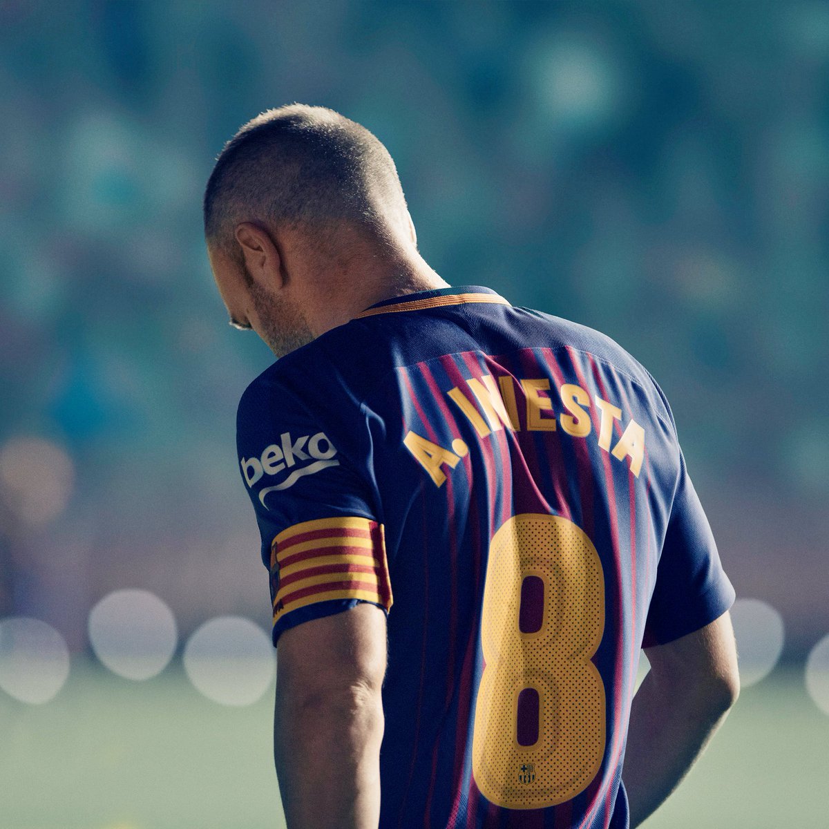 mundodabola's tweet photo. Cite o melhor meia que você viu jogar. https://t.co/vIzTy32Eb6