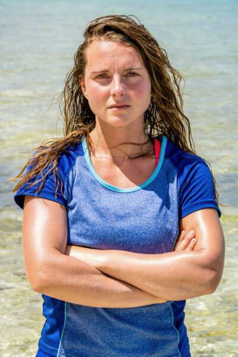 eclozyx's tweet photo. Putain ça me fout la haine elle a dit Candice est "envahissante" alors qu'on entend que sa grande gueule #KohLanta https://t.co/voT7fG6RQ4