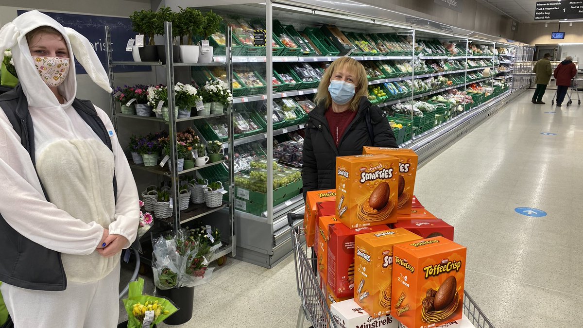 Great to raise some funds and donate an Easter egg to each of the residents in Budmhor House Care Home today! 🙂#portree <a href="/DSimps0104/">Daniel Simpson</a> <a href="/mccarthy_1888/">Michael McCarthy</a> @smeleanory