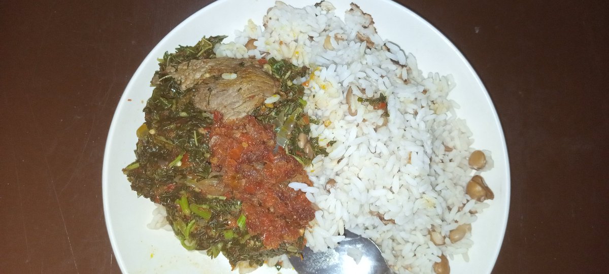 Lil_Gablex's tweet photo. Somebody's daughter is supposed to be eating dis with me now but she's formin "hard to get", Abi na "brokenhearted" una dey call am... Let me eat it with my brother in peace.

#Bachelor #Cookingisahobby 

@dearlyanu @acupofTEEMs @tope_akan @HenshawKate @OhhCantWait @jesu_dabira https://t.co/dxOF7Ibleq