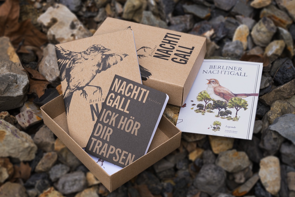 📢Nachtigall, ick hör Dir trapsen: Die Box!
With the first box from the "Berliner Stadtnatur" series, you can discover the city on the trail of the nightingale. 
#goteamnightingale #birding #citizenscience
@mfnberlin 
naturkundemuseum-shop.de/detail/index/s…