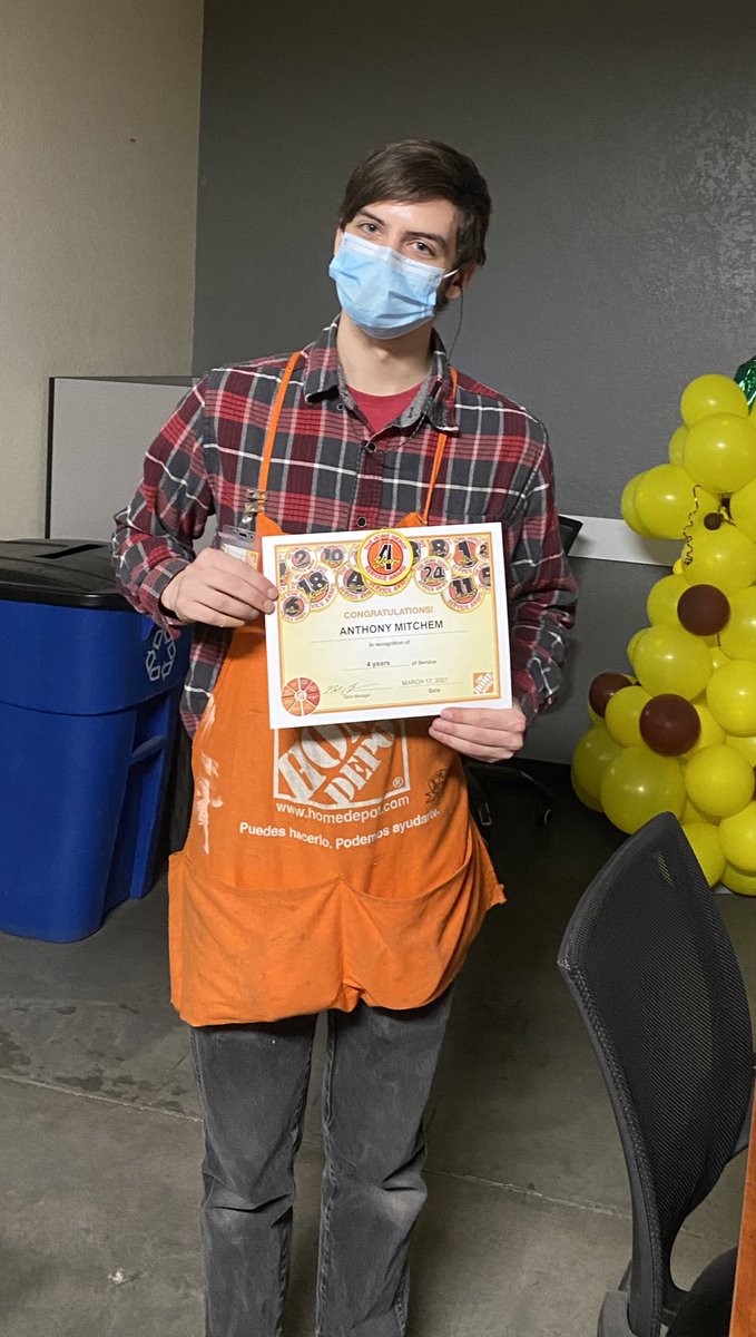 Happy Home Depot Birthdays to these two Freight Rockstars! ⭐️#4030Strong <a href="/Nicole_L13/">Nicole Lindgren</a> <a href="/AndreaMezeske/">Andrea Mezeske</a> <a href="/dawnlynnhudson1/">dawnlynnhudson</a> @dylan_jaz <a href="/lmh98k/">Lisa hill</a>